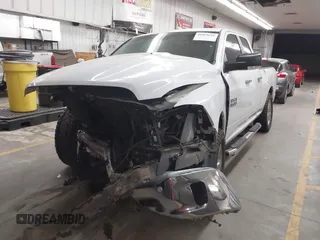 2017 Ram 1500 SLT z VIN 1C6RR6GTXHS547882, wystawiony jako IAAI lot #41959516 z przebiegiem 85 524 mil mil oraz . Historia ofert i sprzedaży dostępna na DreamBid. Obrazek 2.