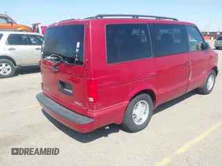1998 GMC Safari z VIN 1GKDM19W7WB540093, wystawiony jako IAAI lot #42003889 z przebiegiem 214 439 mil mil oraz . Historia ofert i sprzedaży dostępna na DreamBid. Obrazek 4.