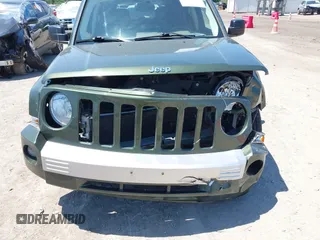 2008 Jeep Patriot Limited with VIN 1J8FT48W38D708743, listed as a IAAI auction lot 42665046 with 71,176 mi miles and . Bid and sale history available at DreamBid. Image 6.