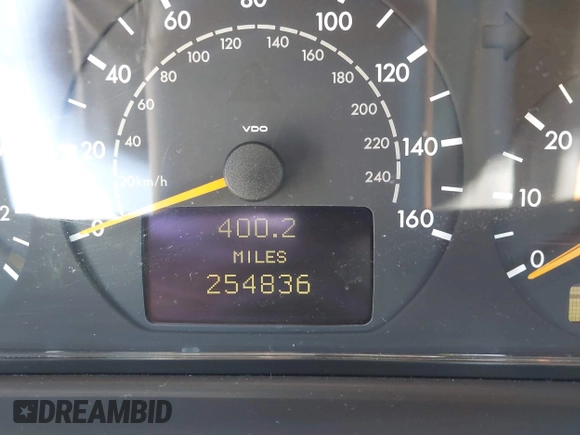 2001 Mercedes-Benz E-Class with VIN WDBJF65J81B314801, listed as a IAAI auction lot 41949755 with 254,836 mi miles. Bid and sale history available at carsss.com. Image 7.