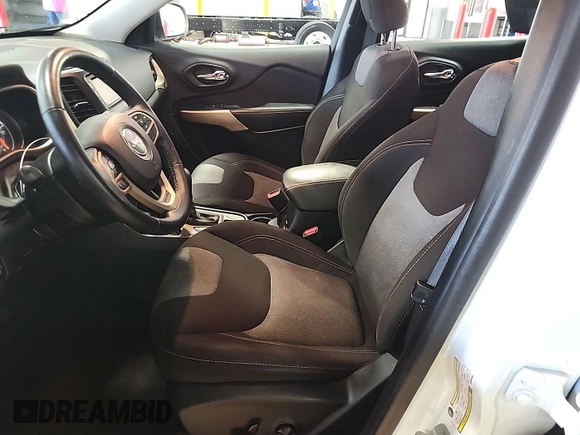 2017 Jeep Cherokee Altitude с VIN 1C4PJLABXHW654364, выставлен на аукционе IAAI как лот 42723300 с пробегом 107 408 миль миль и . История ставок и продаж доступна на DreamBid. Изображение 3.
