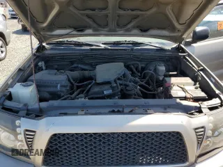 2006 Toyota Tacoma PreRunner z VIN 5TETX62N76Z316539, wystawiony jako Copart lot #59506935 z przebiegiem 147 552 mil mil oraz Czysty tytuł • Clean title. Historia ofert i sprzedaży dostępna na DreamBid. Obrazek 11.