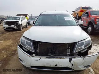 2016 Nissan Pathfinder Platinum with VIN 5N1AR2MM8GC602572, listed as a IAAI auction lot 41619319 with 81,569 mi miles. Bid and sale history available at carsss.com. Image 13.