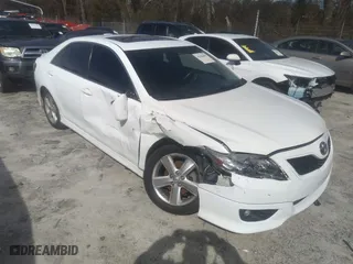 2011 Toyota Camry LE with VIN 4T1BK3EK0BU611412, listed as a IAAI auction lot 41596045 with 289,906 mi miles. Bid and sale history available at carsss.com. Image 1.