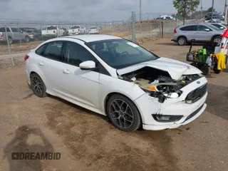 2015 Ford Focus SE с VIN 1FADP3F26FL247916, выставлен на аукционе IAAI как лот 41787806 с пробегом 146 734 миль миль и . История ставок и продаж доступна на DreamBid. Изображение 1.