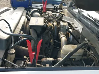 2017 Chevrolet Silverado 2500HD LTZ z VIN 1GC1KWEY8HF162791, wystawiony jako IAAI lot #42572257 z przebiegiem 198 991 mil mil oraz . Historia ofert i sprzedaży dostępna na DreamBid. Obrazek 25.