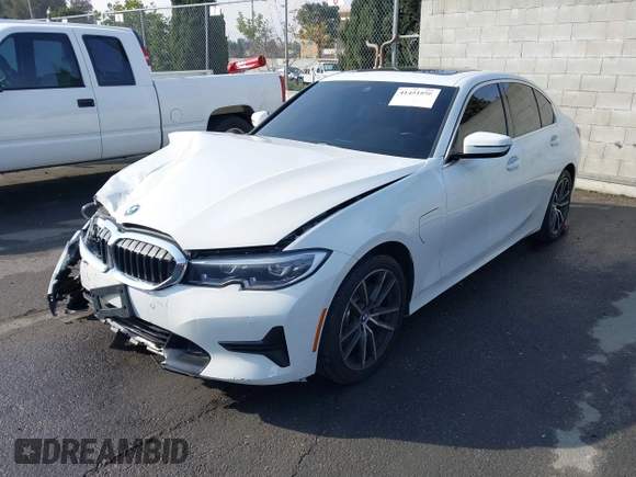 2021 BMW 3 Series 330e with VIN 3MW5P7J00M8C21180, listed as a IAAI auction lot 41451850 with 70,459 mi miles. Bid and sale history available at carsss.com. Image 17.