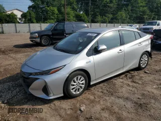 2017 Toyota Prius Plus with VIN JTDKARFP6H3045291, listed as a Copart auction lot 60299385 with 26,917 mi miles and Salvage title. Bid and sale history available at DreamBid. Image 1.