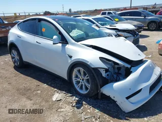 2021 Tesla Model Y Long Range with VIN 5YJYGDEE0MF106255, listed as a IAAI auction lot 41736610 with Not Provided miles. Bid and sale history available at carsss.com. Image 11.