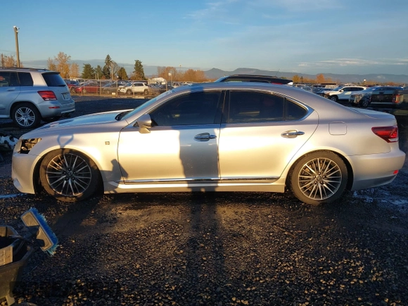 2013 Lexus LS 460 z VIN JTHCL5EFXD5019385, wystawiony jako IAAI lot #40930564 z przebiegiem 179 454 mil mil oraz . Historia ofert i sprzedaży dostępna na DreamBid. Obrazek 15.