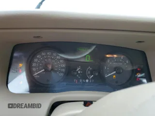 2006 Mercury Grand Marquis LS Premium z VIN 2MEHM75V46X655372, wystawiony jako Copart lot #54866655 z przebiegiem 140 863 mil mil oraz Nie do naprawy. Historia ofert i sprzedaży dostępna na DreamBid. Obrazek 9.