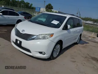 2011 Toyota Sienna XLE с VIN 5TDDK3DC6BS029472, выставлен на аукционе IAAI как лот 42334600 с пробегом 145 860 миль миль и . История ставок и продаж доступна на DreamBid. Изображение 17.