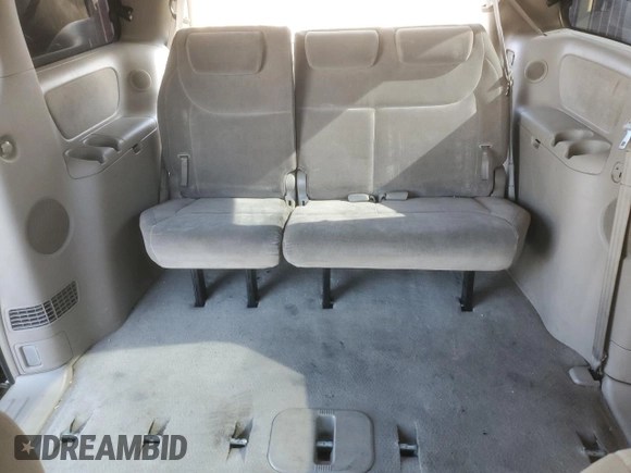 2004 Toyota Sienna XLE z VIN 5TDZA22C74S081704, wystawiony jako Copart lot #55761795 z przebiegiem 208 866 mil mil oraz Szkody całkowita. Historia ofert i sprzedaży dostępna na DreamBid. Obrazek 10.