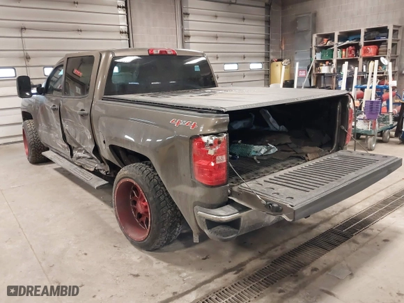 2014 Chevrolet Silverado 1500 LT with VIN 3GCUKREH6EG558016, listed as a IAAI auction lot 41509760 with 271,573 mi miles. Bid and sale history available at carsss.com. Image 3.