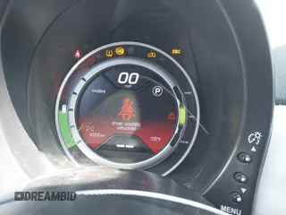 2015 FIAT 500e с VIN 3C3CFFGE9FT507138, выставлен на аукционе IAAI как лот 42625560 с пробегом 45 930 миль миль и . История ставок и продаж доступна на DreamBid. Изображение 7.