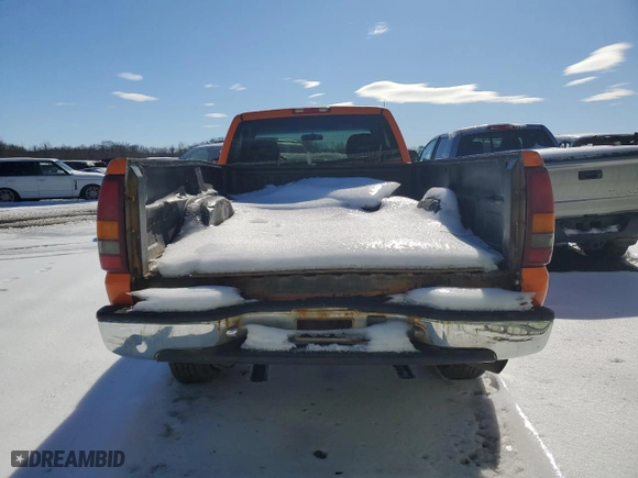2002 GMC Sierra 2500HD Classic Work Truck with VIN 1GTHK24U62E134300, listed as a Copart auction lot 89073165 with 174,183 mi miles and Salvage Title. Bid and sale history available at carsss.com. Image 6.