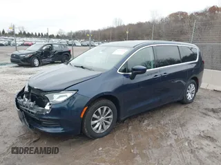 2017 Chrysler Pacifica Touring with VIN 2C4RC1DG3HR592796, listed as a IAAI auction lot 40941158 with 157,291 mi miles and . Bid and sale history available at DreamBid. Image 17.