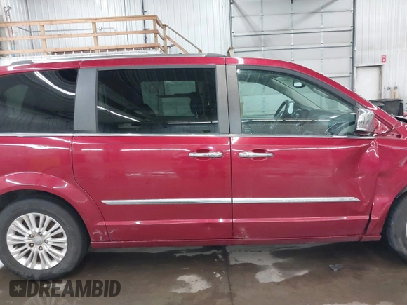 2014 Chrysler Town & Country Limited z VIN 2C4RC1GG2ER453993, wystawiony jako IAAI lot #41942877 z przebiegiem 181 701 mil mil oraz . Historia ofert i sprzedaży dostępna na DreamBid. Obrazek 14.