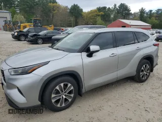 2022 Toyota Highlander XLE z VIN 5TDHZRBH9NS570678, wystawiony jako Copart lot #53535515 z przebiegiem 46 745 mil mil oraz Szkoda całkowita • Salvage title. Historia ofert i sprzedaży dostępna na DreamBid. Obrazek 1.