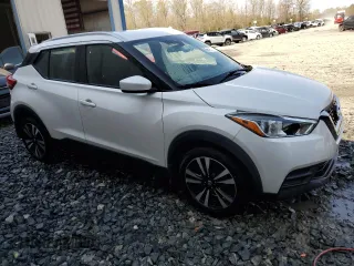 2020 Nissan Kicks SV with VIN 3N1CP5CVXLL551494, listed as a Copart auction lot 52724495 with 112,585 mi miles and Salvage Title. Bid and sale history available at carsss.com. Image 4.
