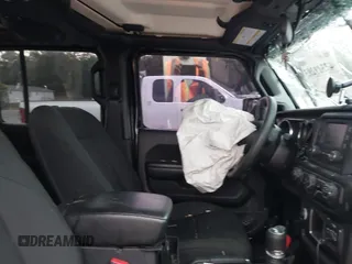 2021 Jeep Wrangler Unlimited Willys z VIN 1C4HJXDM5MW859724, wystawiony jako IAAI lot #42311203 z przebiegiem 71 887 mil mil oraz . Historia ofert i sprzedaży dostępna na DreamBid. Obrazek 5.
