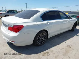 2012 BMW 7 Series 750Li z VIN WBAKB8C52CC963233, wystawiony jako IAAI lot #42332082 z przebiegiem 150 319 mil mil oraz . Historia ofert i sprzedaży dostępna na DreamBid. Obrazek 4.