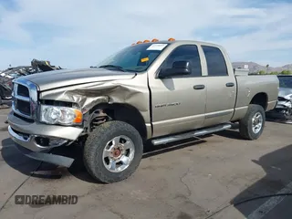 2005 Dodge 3500 SLT z VIN 3D7LS38C15G776041, wystawiony jako IAAI lot #42358059 z przebiegiem 93 860 mil mil oraz . Historia ofert i sprzedaży dostępna na DreamBid. Obrazek 6.
