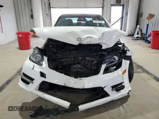 2013 Mercedes-Benz C 300 Sport с VIN WDDGF8AB3DG071630, выставлен на аукционе Copart как лот 60633755 с пробегом 125 585 миль миль и Списание • Salvage title. История ставок и продаж доступна на DreamBid. Изображение 5.