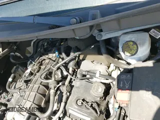 2015 Ford Transit z VIN 1FTNR1YG5FKA12323, wystawiony jako IAAI lot #42553340 z przebiegiem 108 464 mil mil oraz . Historia ofert i sprzedaży dostępna na DreamBid. Obrazek 19.