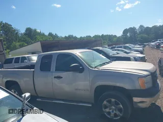 2007 GMC Sierra 1500 SL z VIN 1GTEC19C57Z613978, wystawiony jako IAAI lot #42330992 z przebiegiem 270 600 mil mil oraz . Historia ofert i sprzedaży dostępna na DreamBid. Obrazek 14.