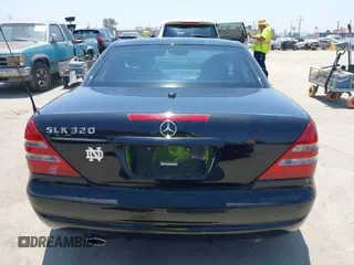 2001 Mercedes-Benz SLK 230/320 with VIN WDBKK65F81F218476, listed as a IAAI auction lot 42450368 with 121,640 mi miles and . Bid and sale history available at DreamBid. Image 16.