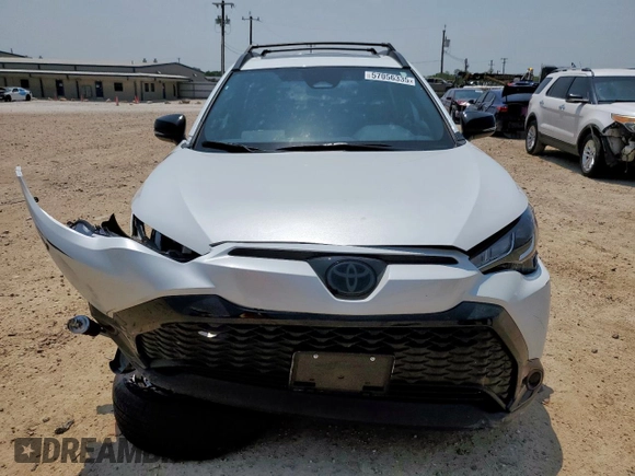 2025 Toyota Corolla Cross Hybrid S с VIN 7MUFBABG3SV077116, выставлен на аукционе Copart как лот 57056335 с пробегом 139 миль миль и Списание • Salvage title. История ставок и продаж доступна на DreamBid. Изображение 5.
