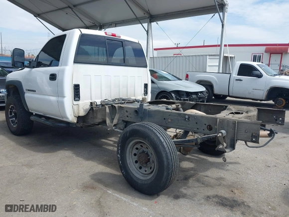 2006 GMC Sierra 2500HD Work Truck with VIN 1GTHC24U36E260455, listed as a IAAI auction lot 41753820 with 1 mi miles. Bid and sale history available at carsss.com. Image 3.
