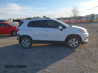 2022 Chevrolet Trax LT with VIN KL7CJLSM2NB560204, listed as a IAAI auction lot 41320531 with 35,865 mi miles. Bid and sale history available at carsss.com. Image 13.