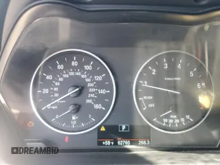 2017 BMW X1 xDrive28i z VIN WBXHT3Z36H4A55751, wystawiony jako Copart lot #56922145 z przebiegiem 62 760 mil mil oraz Szkoda całkowita • Salvage title. Historia ofert i sprzedaży dostępna na DreamBid. Obrazek 9.