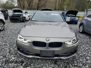 2017 BMW 3 Series 330i xDrive z VIN WBA8D9G50HNU59764, wystawiony jako Copart lot #54645245 z przebiegiem 88 442 mil mil oraz Szkoda całkowita • Salvage title. Historia ofert i sprzedaży dostępna na DreamBid. Obrazek 5.