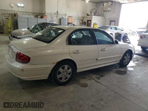 2002 Hyundai Sonata with VIN KMHWF25HX2A716609, listed as a Copart auction lot 78454424 with 283,736 mi miles and Clean Title. Bid and sale history available at carsss.com. Image 3.
