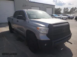 2017 Toyota Tundra 2WD SR5 with VIN 5TFEM5F17HX110487, listed as a Copart auction lot 61882003 with 135,924 mi miles. Bid and sale history available at carsss.com. Image 4.