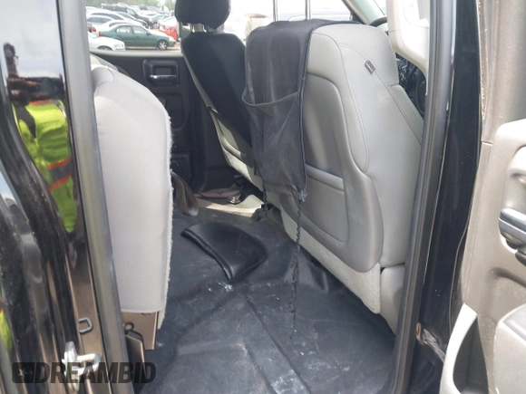 2015 Chevrolet Silverado 1500 LS with VIN 1GCRCPEH4FZ322585, listed as a IAAI auction lot 42129367 with 161,154 mi miles and . Bid and sale history available at DreamBid. Image 7.