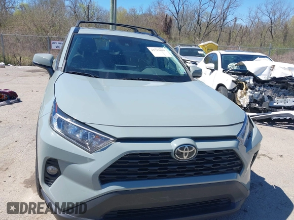 2021 Toyota RAV4 XLE with VIN 2T3W1RFV2MW137411, listed as a IAAI auction lot 41781029 with 80,002 mi miles. Bid and sale history available at carsss.com. Image 12.