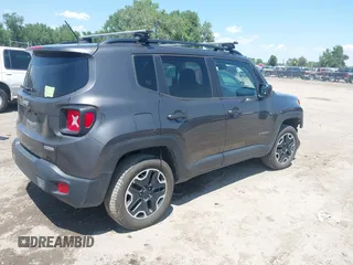 2017 Jeep Renegade Latitude with VIN ZACCJBBB9HPG63464, listed as a IAAI auction lot 42592072 with 78,031 mi miles and . Bid and sale history available at DreamBid. Image 4.
