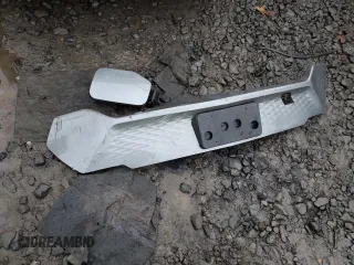 2024 Chevrolet Equinox EV LT z VIN 3GN7DLRPXRS254283, wystawiony jako Copart lot #82341894 z przebiegiem Nie podano mil oraz Szkoda całkowita • Salvage title. Historia ofert i sprzedaży dostępna na DreamBid. Obrazek 13.