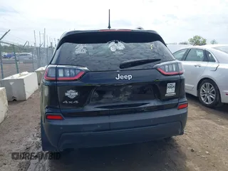 2019 Jeep Cherokee Latitude Plus with VIN 1C4PJMLB5KD489488, listed as a IAAI auction lot 42147598 with 33,002 mi miles and . Bid and sale history available at carsss.com. Image 17.