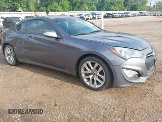 2015 Hyundai Genesis Coupe 3.8L Base z VIN KMHHU6KJ3FU124857, wystawiony jako IAAI lot #42168363 z przebiegiem 130 469 mil mil oraz . Historia ofert i sprzedaży dostępna na DreamBid. Obrazek 1.