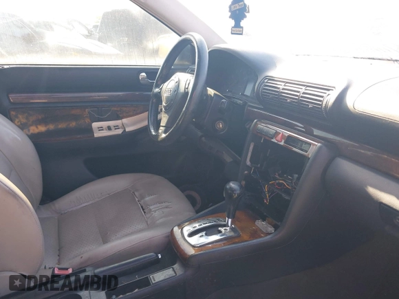 2001 Audi A4 z VIN WAUAH68D41A112784, wystawiony jako IAAI lot #40227904 z przebiegiem 188 292 mil mil oraz . Historia ofert i sprzedaży dostępna na DreamBid. Obrazek 5.