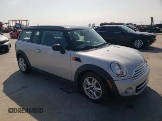 2013 MINI Clubman z VIN WMWZF3C50DT489385, wystawiony jako Copart lot #55945825 z przebiegiem 96 607 mil mil oraz Szkody całkowita. Historia ofert i sprzedaży dostępna na DreamBid. Obrazek 4.