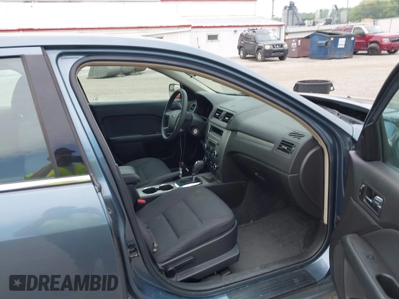 2012 Ford Fusion SE z VIN 3FAHP0HAXCR200826, wystawiony jako IAAI lot #42448447 z przebiegiem 109 439 mil mil oraz . Historia ofert i sprzedaży dostępna na DreamBid. Obrazek 5.