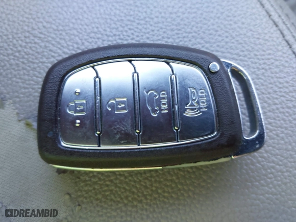 2016 Hyundai Tucson Sport with VIN KM8J33A20GU152145, listed as a IAAI auction lot 41250885 with 117,841 mi miles. Bid and sale history available at carsss.com. Image 11.