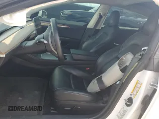 2021 Tesla Model 3 Standard Range Plus z VIN 5YJ3E1EA1MF064335, wystawiony jako Copart lot #57133955 z przebiegiem 60 024 mil mil oraz Szkody całkowita. Historia ofert i sprzedaży dostępna na DreamBid. Obrazek 7.