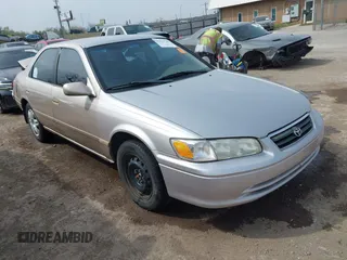 2001 Toyota Camry CE with VIN 4T1BG22K51U110482, listed as a IAAI auction lot 41937181 with 204,334 mi miles. Bid and sale history available at carsss.com. Image 1.